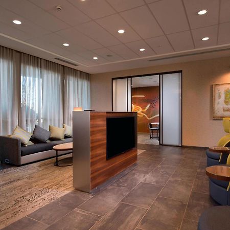 Отель Courtyard By Marriott Atlanta Alpharetta/Avalon Area Экстерьер фото