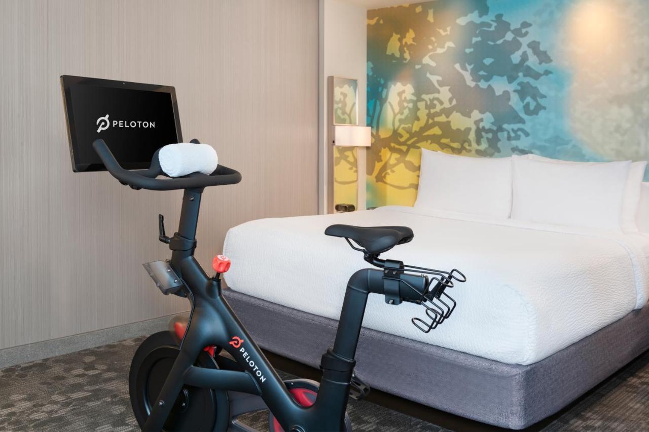 Отель Courtyard By Marriott Atlanta Alpharetta/Avalon Area Экстерьер фото