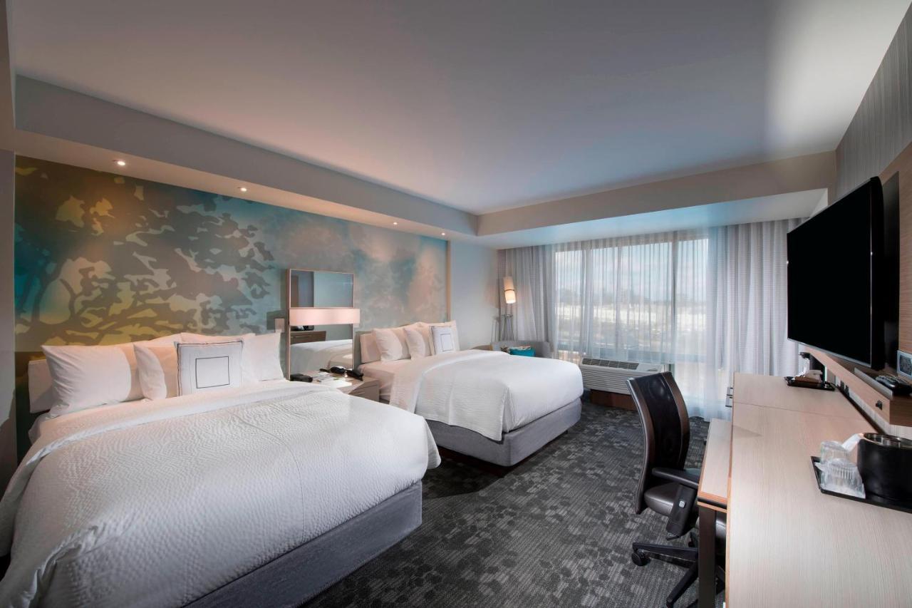 Отель Courtyard By Marriott Atlanta Alpharetta/Avalon Area Экстерьер фото